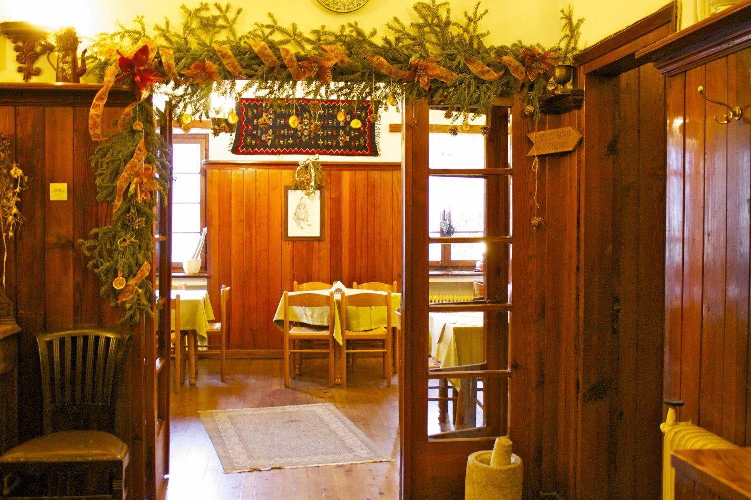 Hotel Galaxias Мецово Екстериор снимка