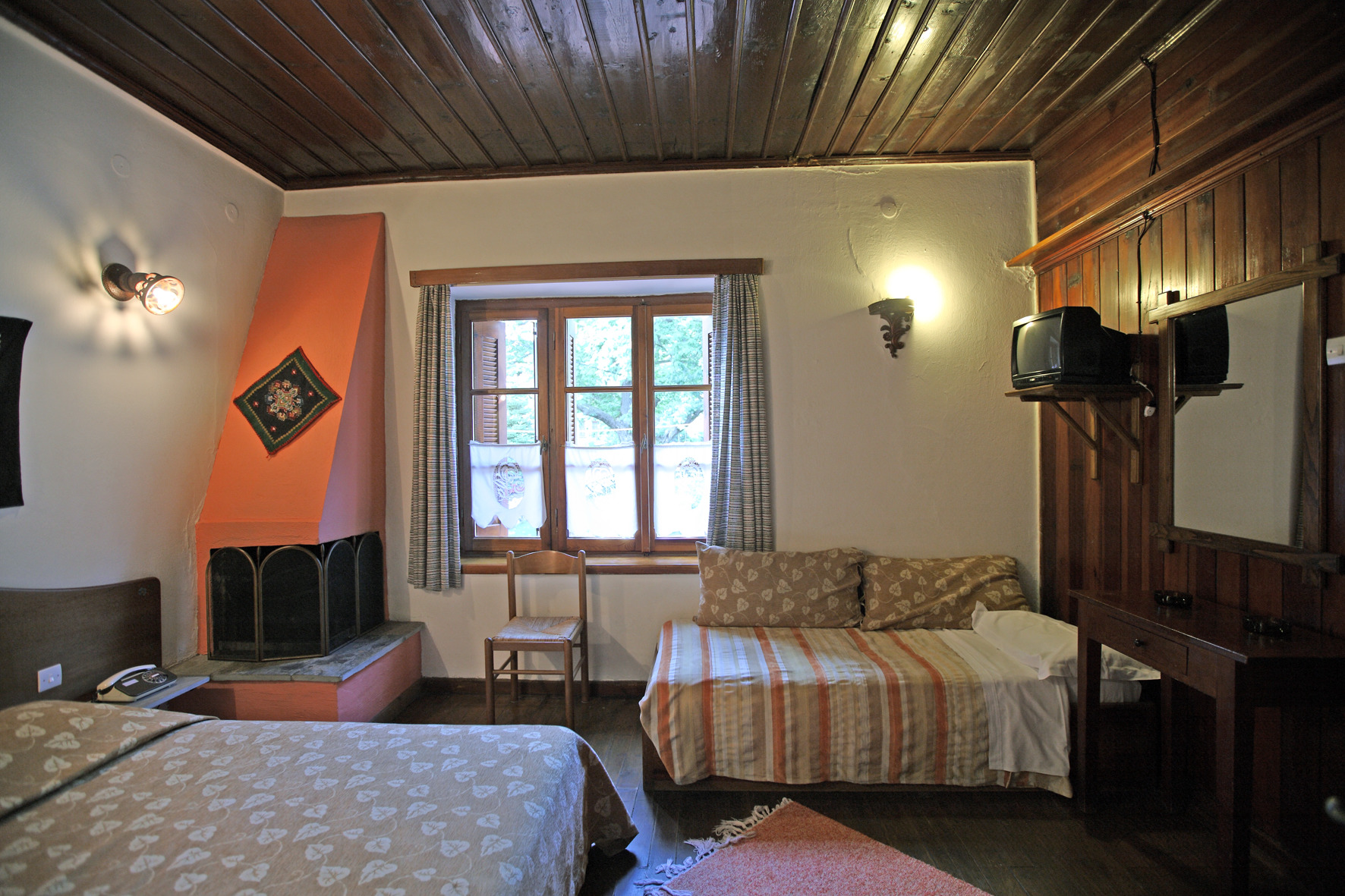 Hotel Galaxias Мецово Екстериор снимка